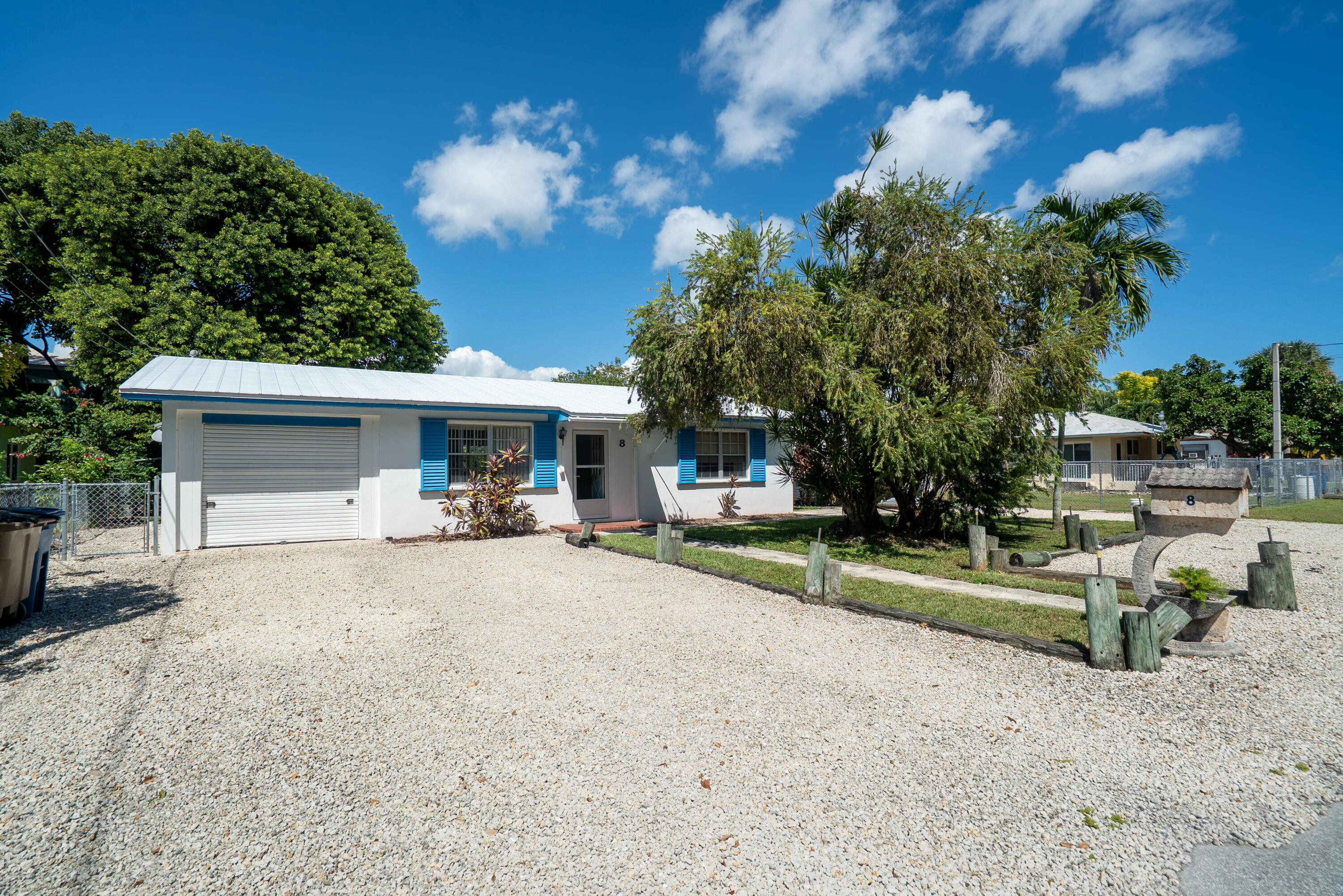 8 Andros Road Key Largo, FL 33037 - Photo 2 of 30 Lots of Parking