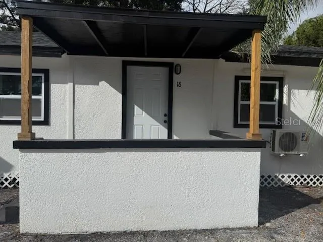 a view of a entryway of the house