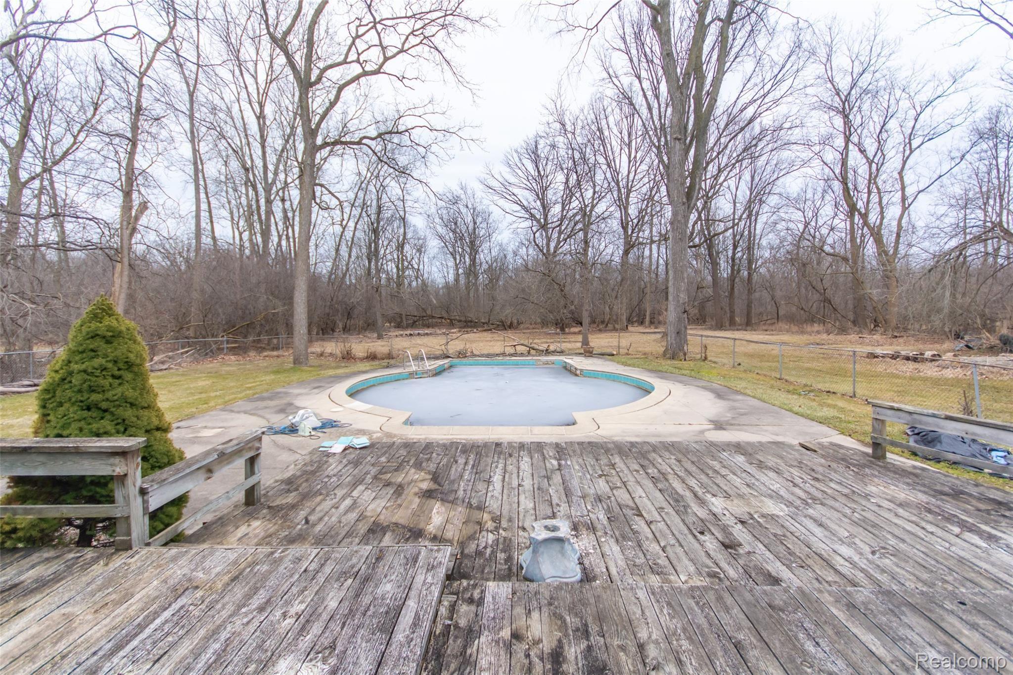 8475 Bridge Road Grosse Ile, MI 48138 - Photo 41 of 68 DSC_5007.jpg