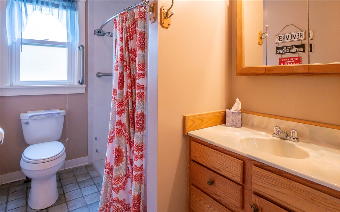 575 Spring Street Newport, RI 02840 - Photo 17 of 49