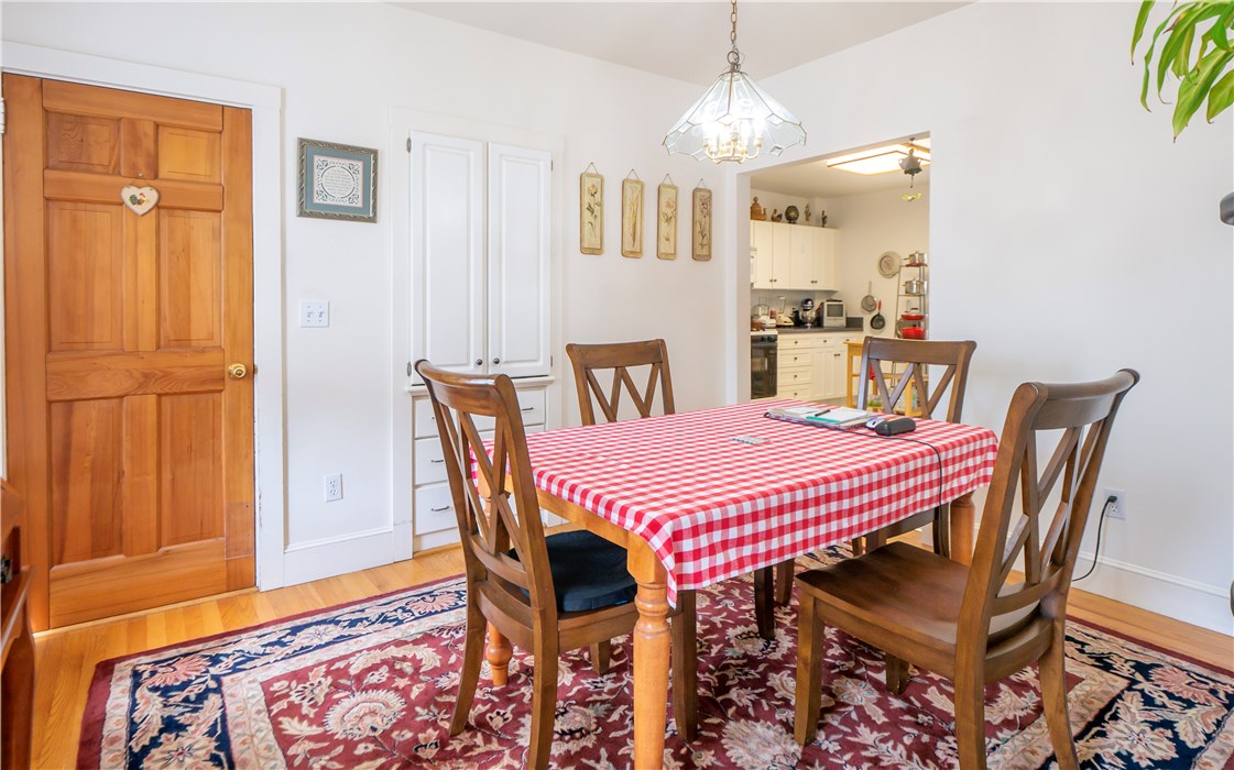 575 Spring Street Newport, RI 02840 - Photo 8 of 49