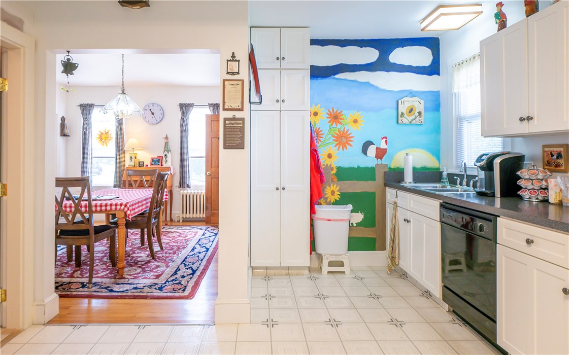 575 Spring Street Newport, RI 02840 - Photo 9 of 49