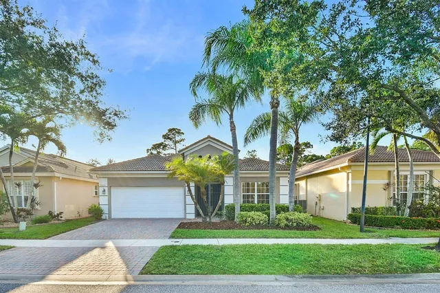 $535,000 | 7084 Southeast Cricket Court, Stuart, FL 34997