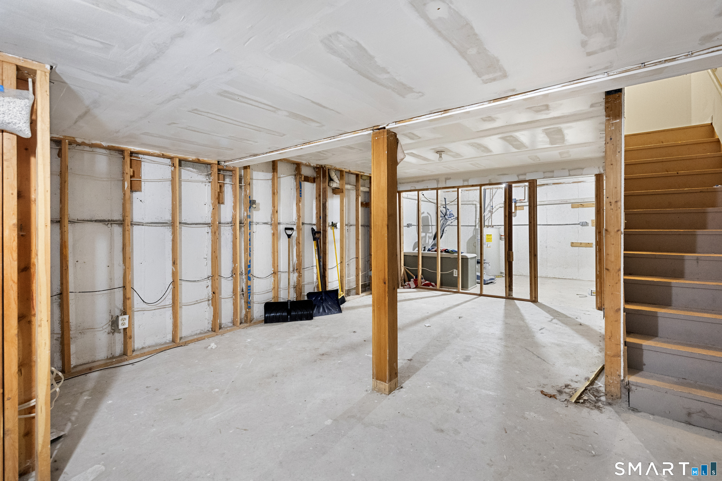 181 Sherbrook Street, Unit A3 Bristol, CT 06010 - Photo 18 of 18 a view of an empty room with a window