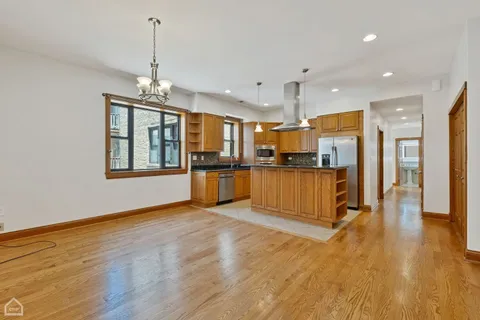 $4,000 | 4544 North Western Avenue, Unit 2, Chicago, IL 60625