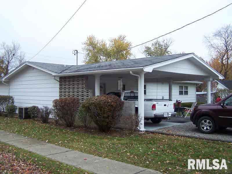 1202 East Ruth Street Benton, IL 62812 - Photo 2 of 11 Gallery Image 2