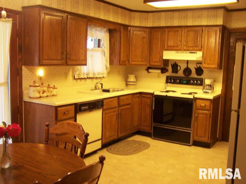 1202 East Ruth Street Benton, IL 62812 - Photo 8 of 11 Gallery Image 8