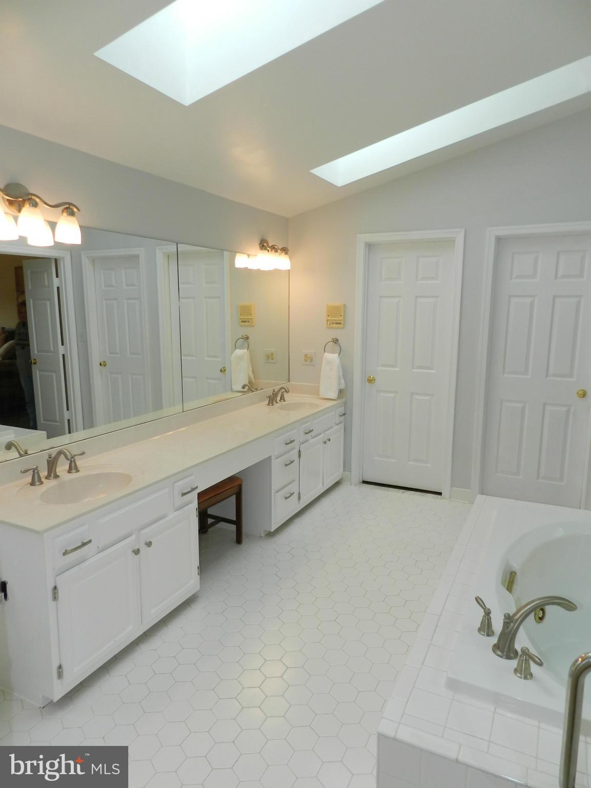 17701 Dr Walling Road Poolesville, MD 20837 - Photo 20 of 30 Bath (Master)