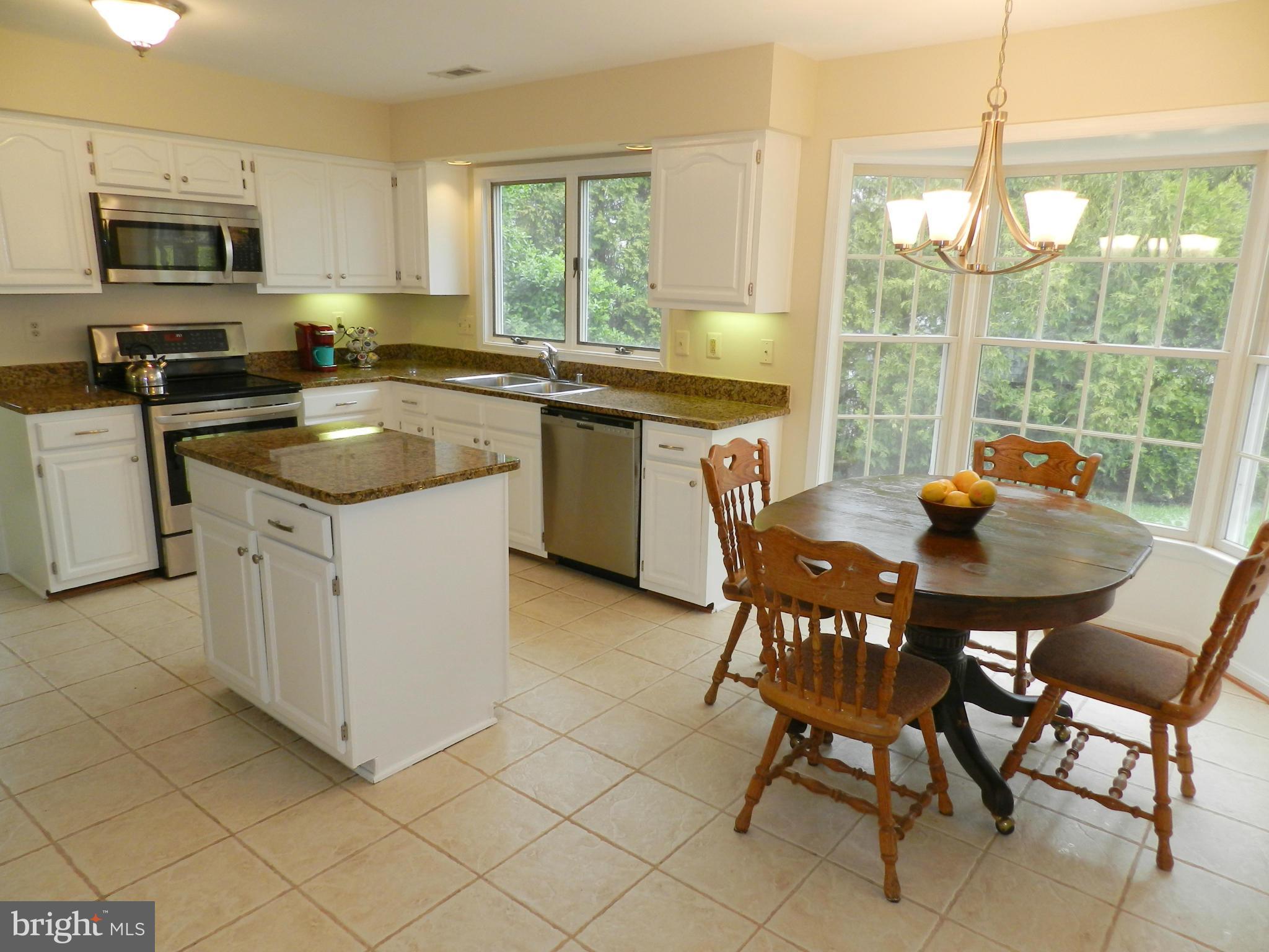 17701 Dr Walling Road Poolesville, MD 20837 - Photo 7 of 30 Kitchen