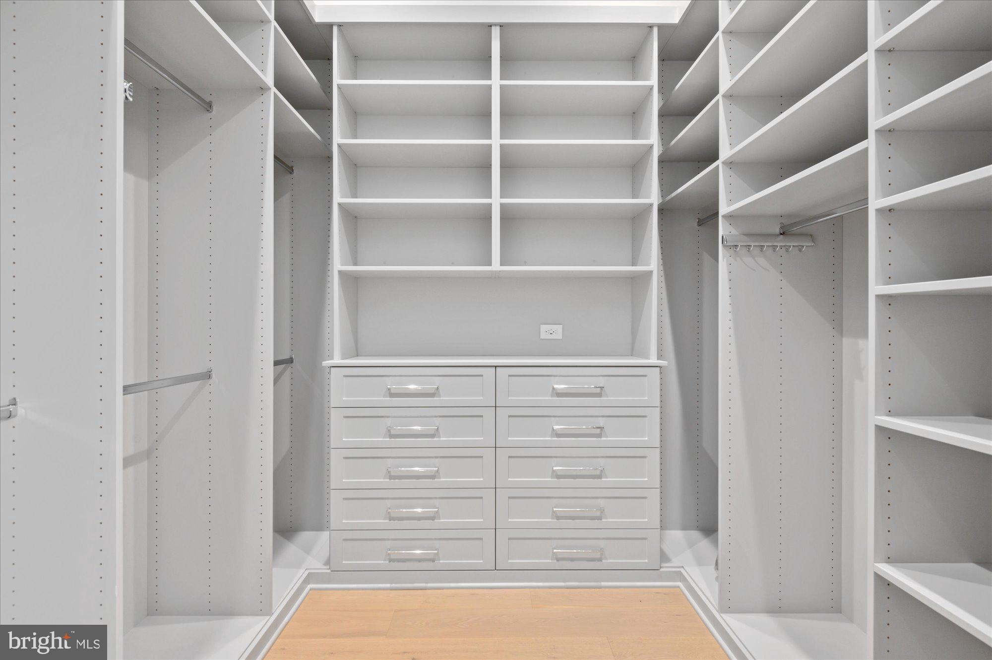 1038 Dead Run Drive McLean, VA 22101 - Photo 18 of 36