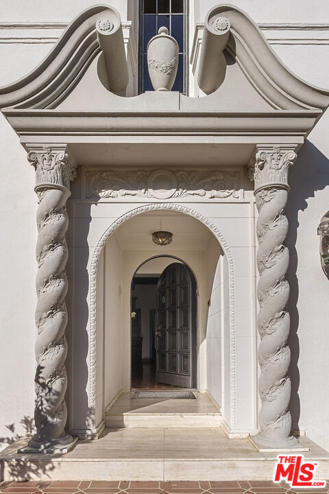 710 North Maple Drive Beverly Hills, CA 90210 - Photo 3 of 18 a view of a garage