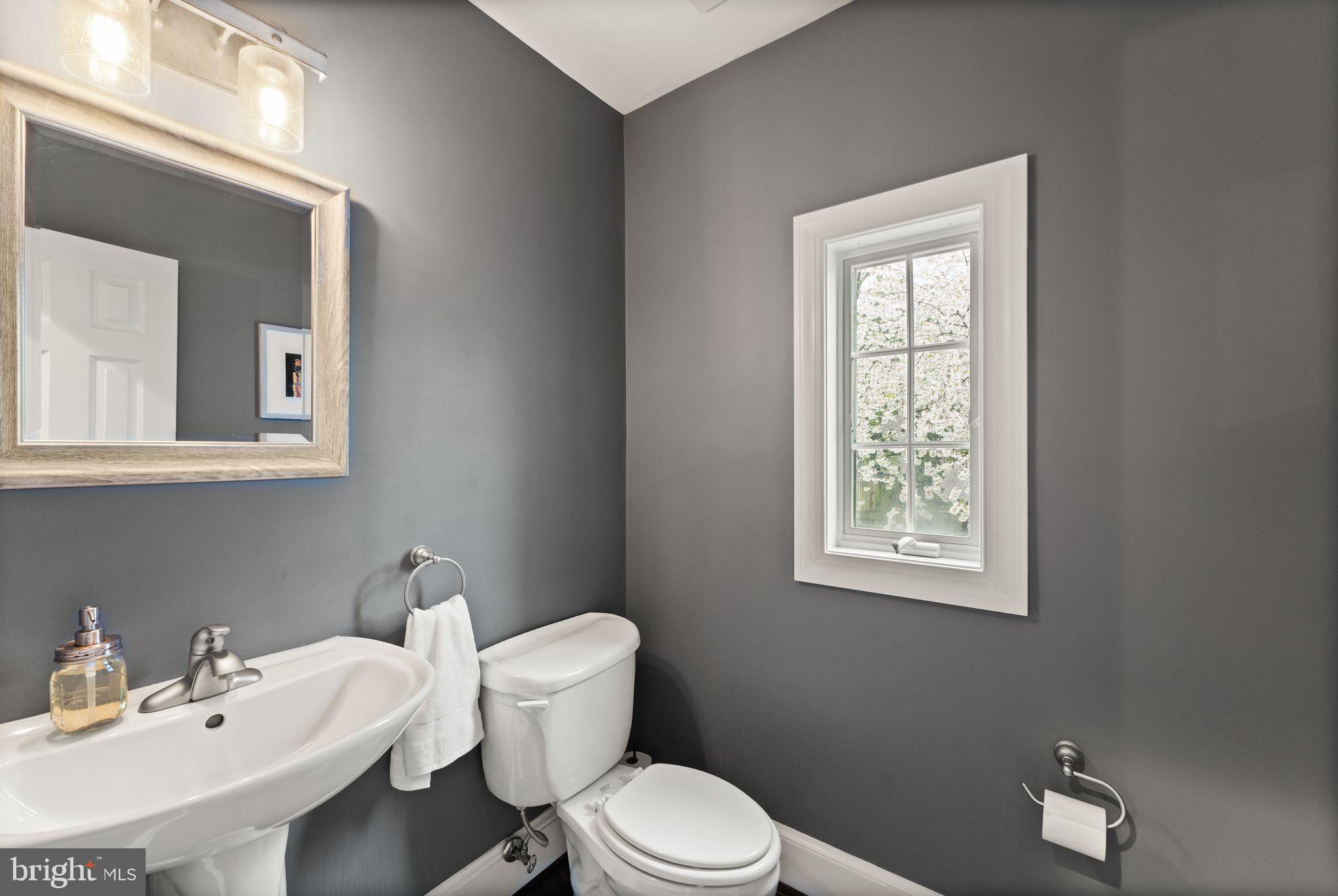 3317 20th Road North Arlington, VA 22207 - Photo 27 of 71 Main floor powder room