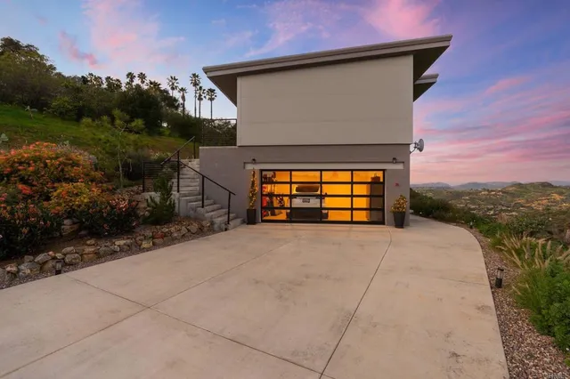 $1,840,000 | 6937 Kellyn Lane, Vista, CA 92084
