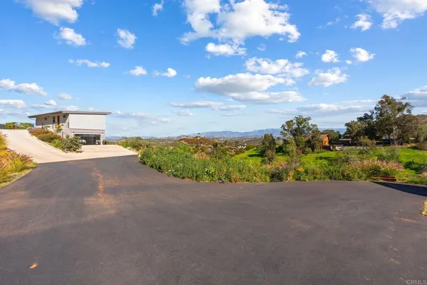 $1,740,000 | 6937 Kellyn Lane, Vista, CA 92084