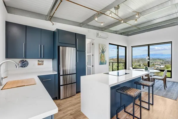 $1,740,000 | 6937 Kellyn Lane, Vista, CA 92084