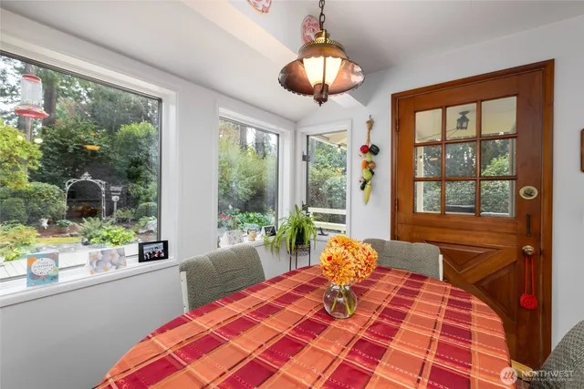 $749,000 | 1410 South 10th Street, Mount Vernon, WA 98274