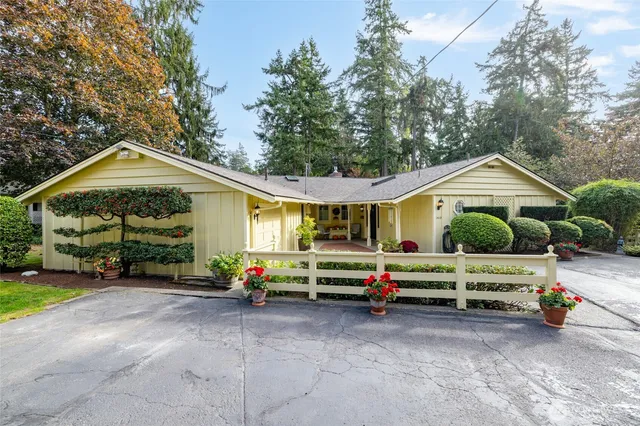 $749,000 | 1410 South 10th Street, Mount Vernon, WA 98274