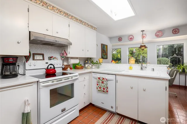 $749,000 | 1410 South 10th Street, Mount Vernon, WA 98274