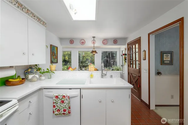 $749,000 | 1410 South 10th Street, Mount Vernon, WA 98274