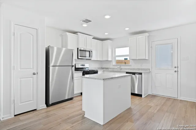 $1,780 | 11917 Luckey Villa, San Antonio, TX 78252