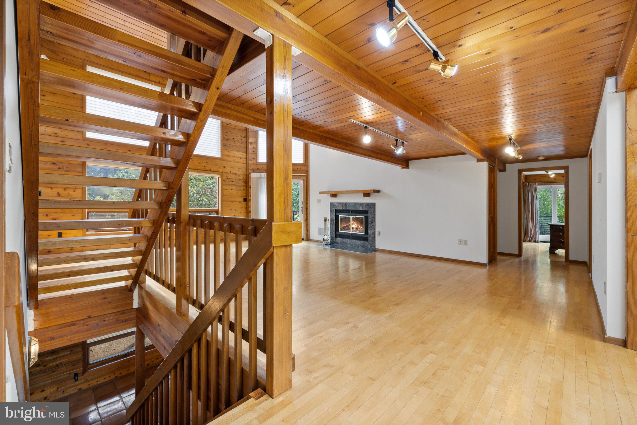 11121 Oakview Road Delaplane, VA 20144 - Photo 21 of 105 Great Room