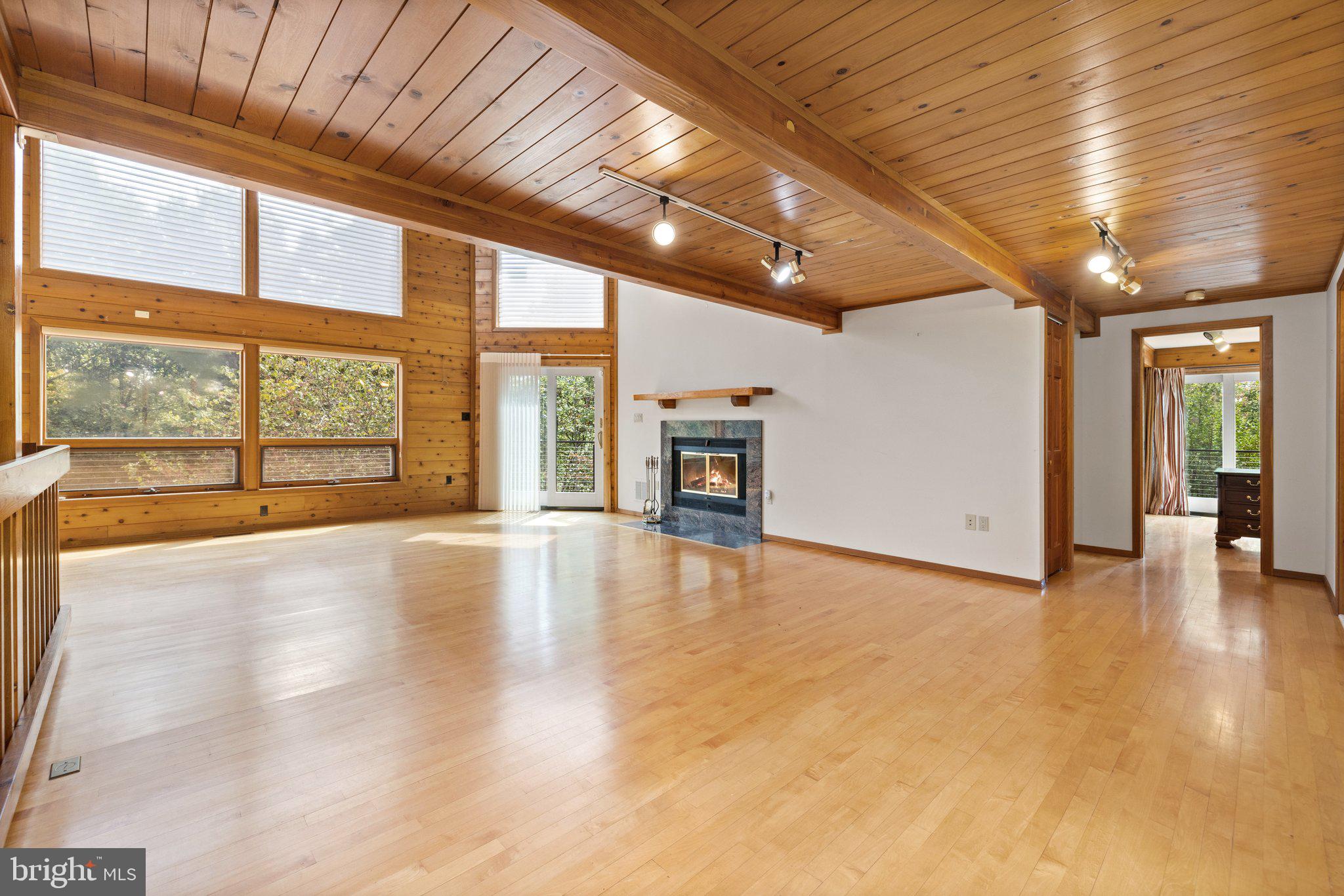 11121 Oakview Road Delaplane, VA 20144 - Photo 22 of 105 Great Room