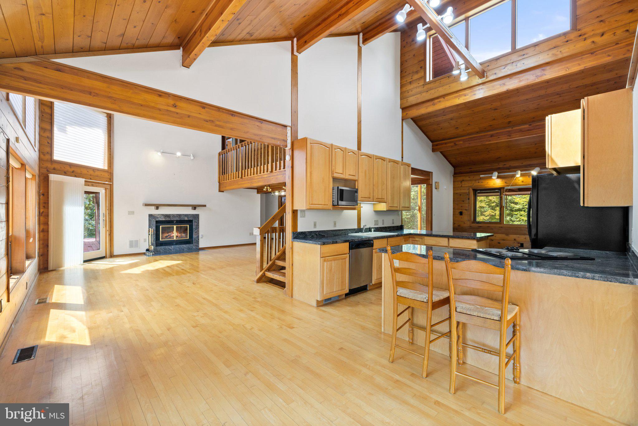 11121 Oakview Road Delaplane, VA 20144 - Photo 29 of 105 Dining space