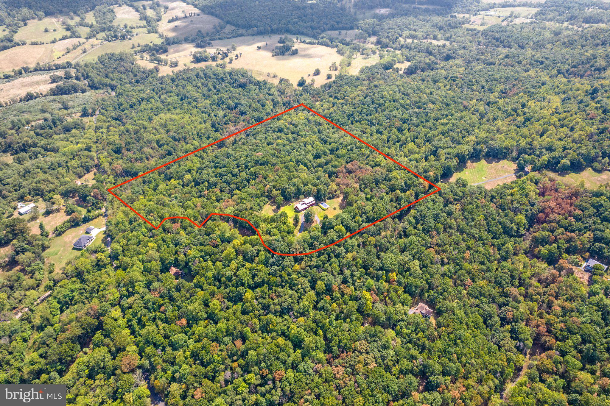 11121 Oakview Road Delaplane, VA 20144 - Photo 3 of 105