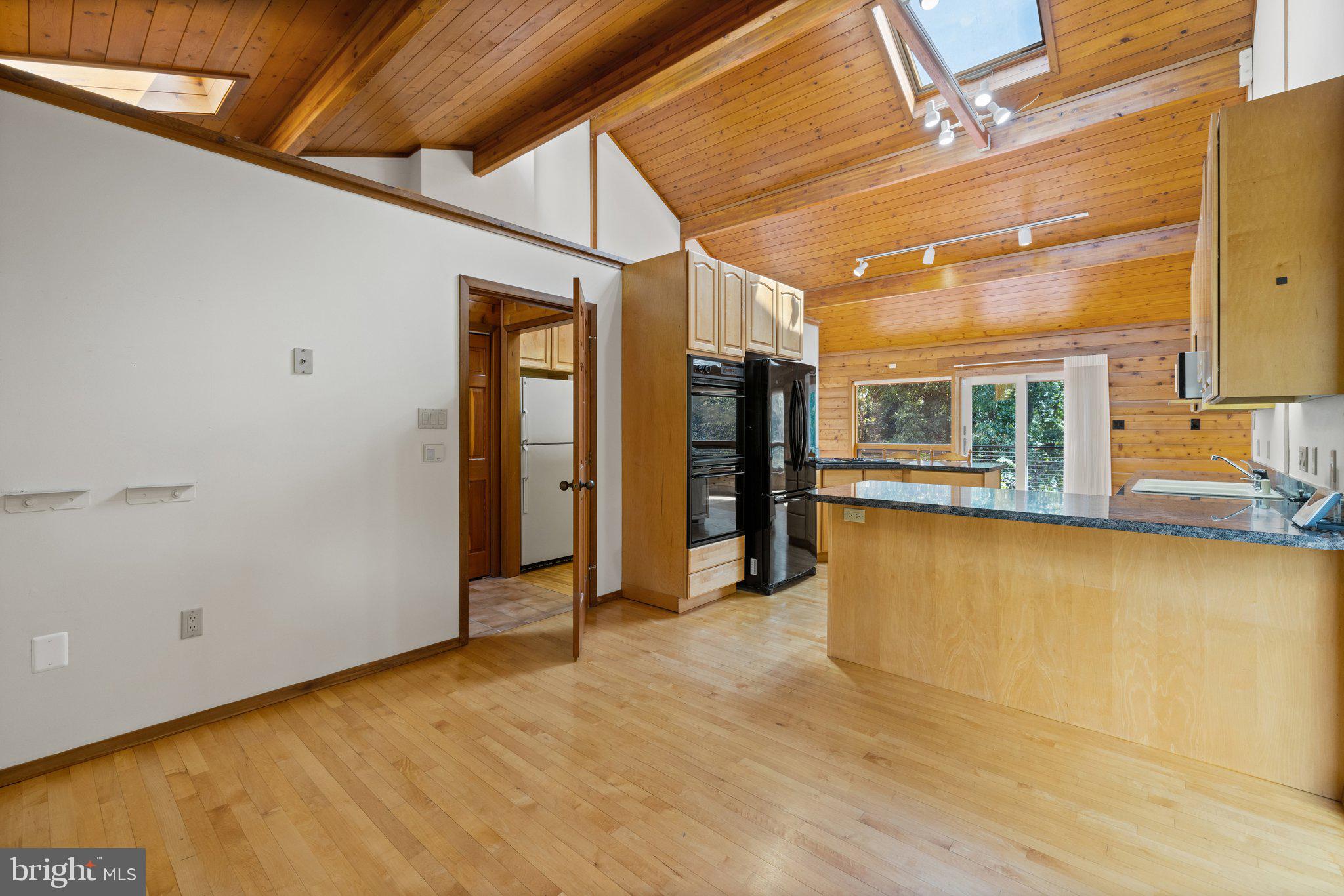 11121 Oakview Road Delaplane, VA 20144 - Photo 33 of 105 Breakfast Room