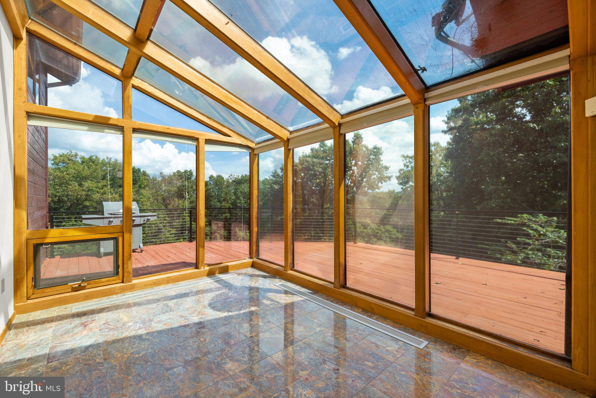 11121 Oakview Road Delaplane, VA 20144 - Photo 36 of 105 Rear Florida Room