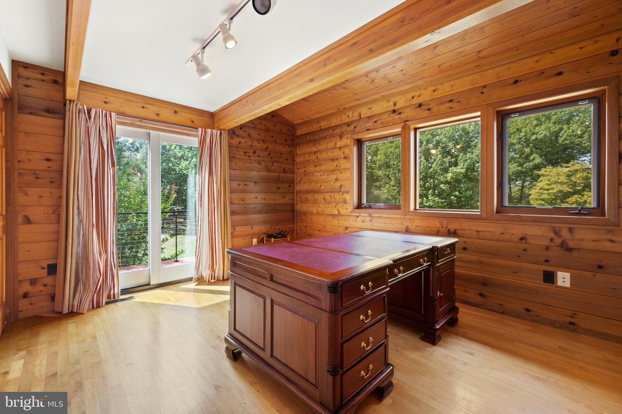 11121 Oakview Road Delaplane, VA 20144 - Photo 42 of 105 Main Level Bedroom 2