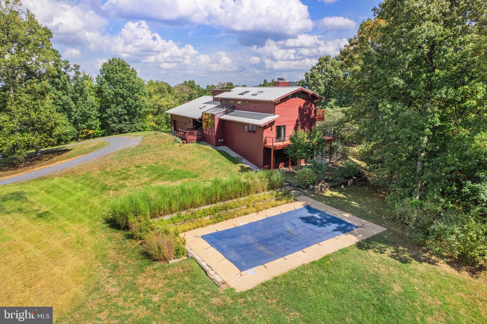 11121 Oakview Road Delaplane, VA 20144 - Photo 5 of 105