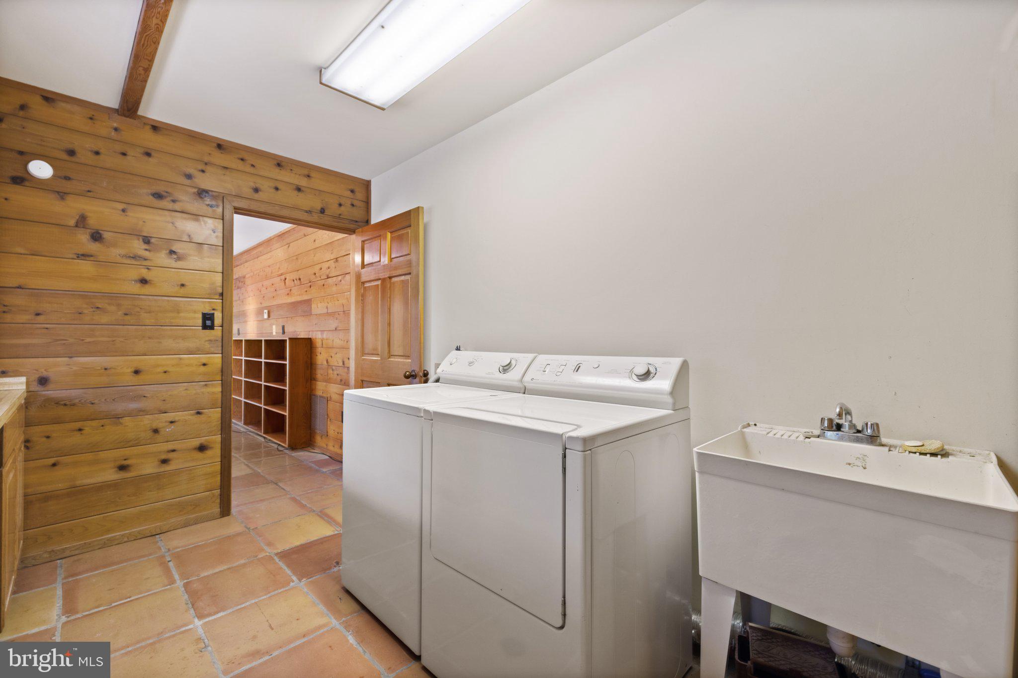 11121 Oakview Road Delaplane, VA 20144 - Photo 64 of 105 Laundry Room