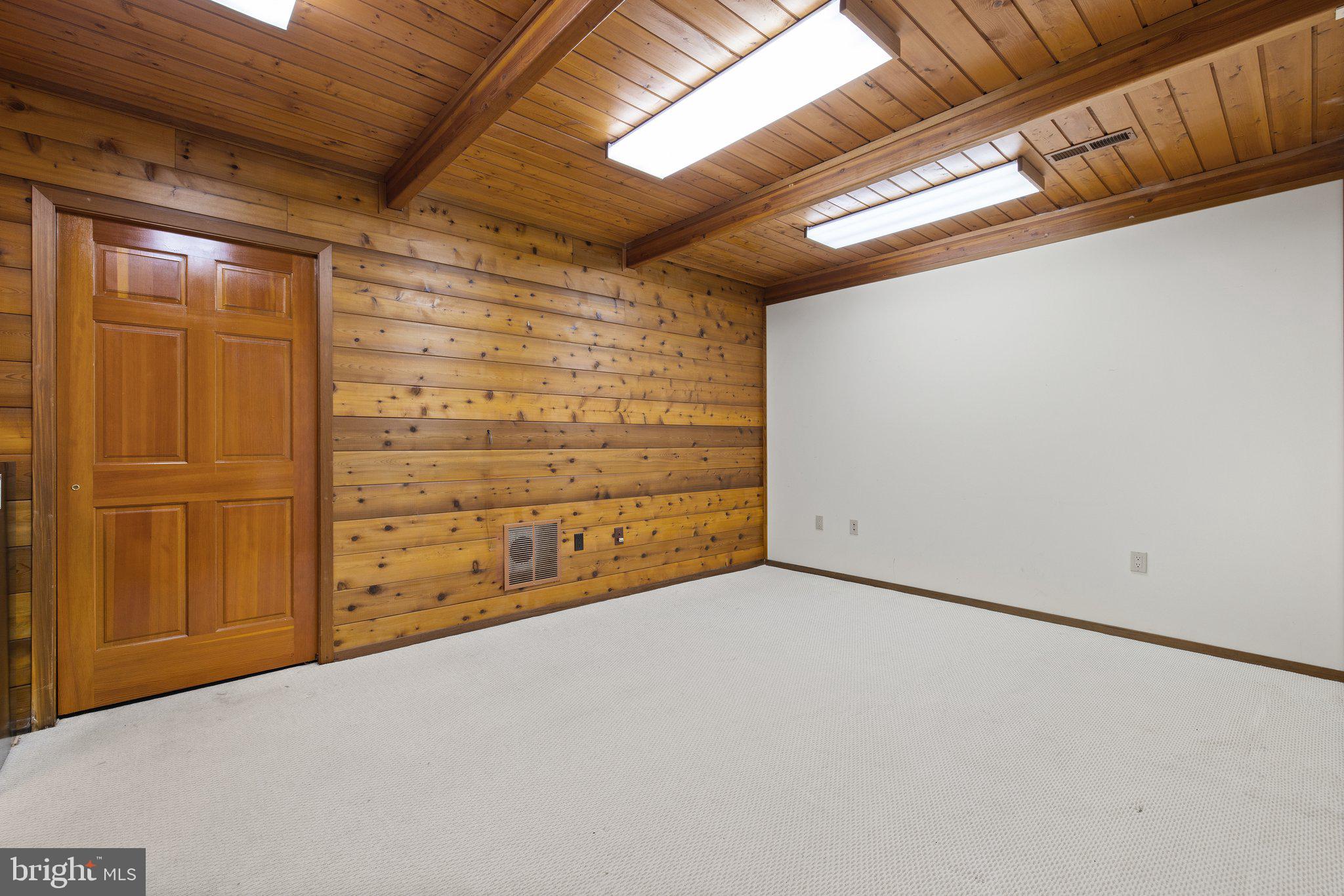 11121 Oakview Road Delaplane, VA 20144 - Photo 73 of 105 Basement office