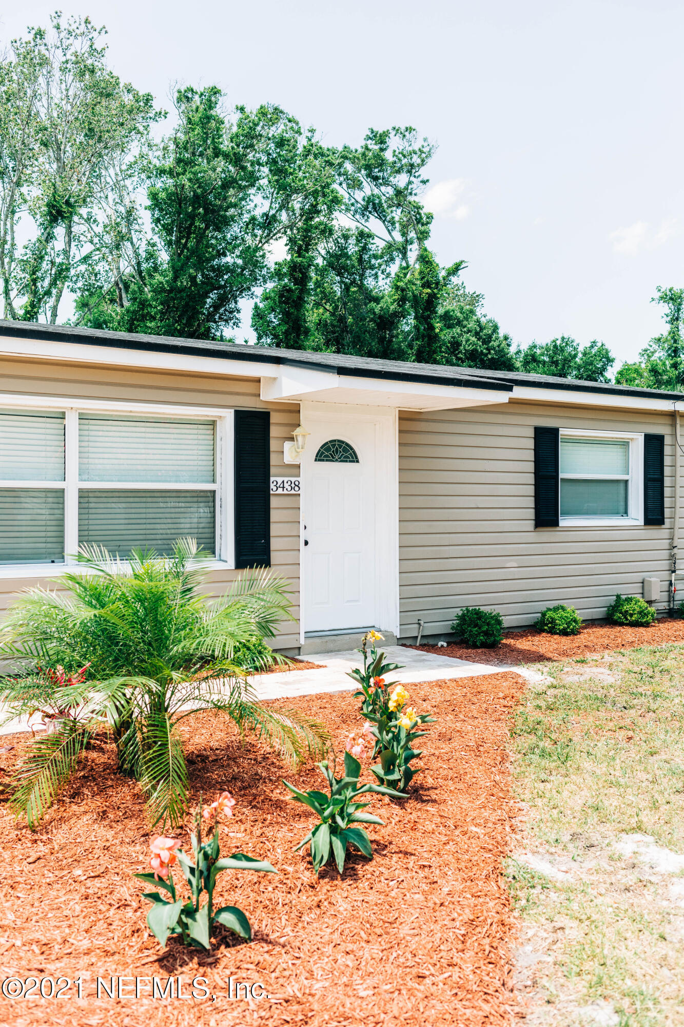 3438 Brockway Road Jacksonville, FL 32250 - Photo 4 of 23 369A7695