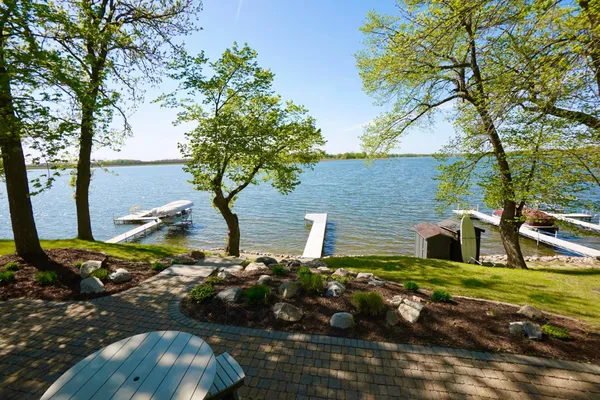 $387,000 | 4916 189th Avenue Northwest, New London, MN 56273