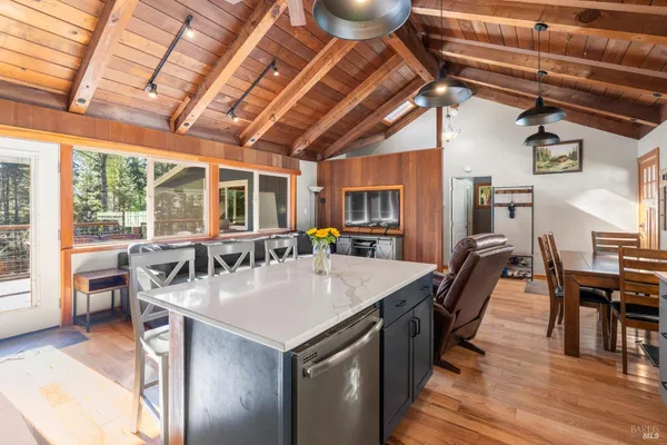 $725,000 | 46581 Iversen Drive, Gualala, CA 95445