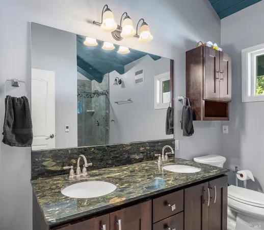 $725,000 | 46581 Iversen Drive, Gualala, CA 95445