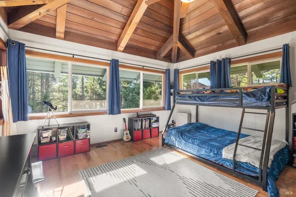 $725,000 | 46581 Iversen Drive, Gualala, CA 95445