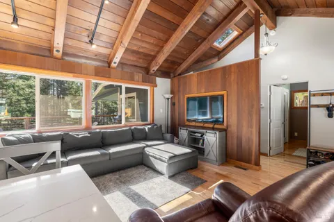 $750,000 | 46581 Iversen Drive, Gualala, CA 95445