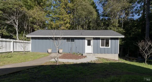 $725,000 | 46581 Iversen Drive, Gualala, CA 95445