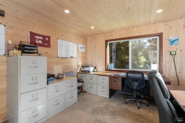 $725,000 | 46581 Iversen Drive, Gualala, CA 95445