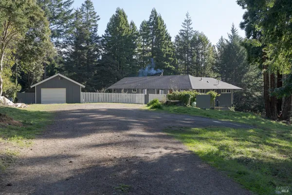 $725,000 | 46581 Iversen Drive, Gualala, CA 95445