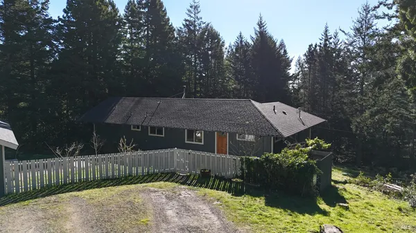 $725,000 | 46581 Iversen Drive, Gualala, CA 95445