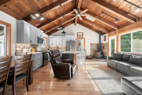 $725,000 | 46581 Iversen Drive, Gualala, CA 95445