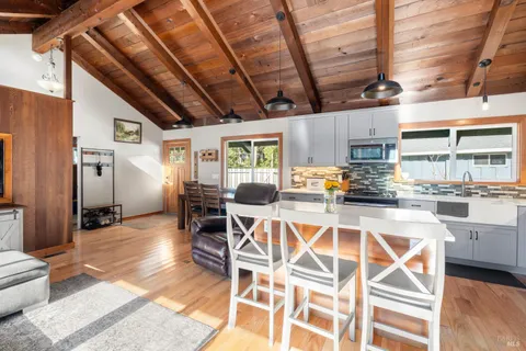 $750,000 | 46581 Iversen Drive, Gualala, CA 95445