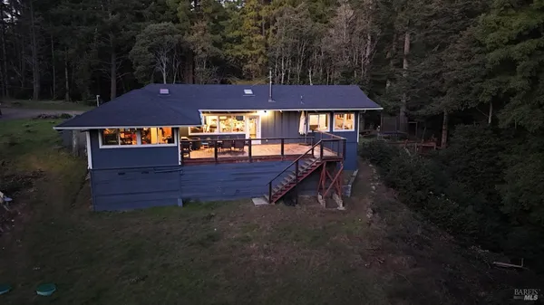 $725,000 | 46581 Iversen Drive, Gualala, CA 95445