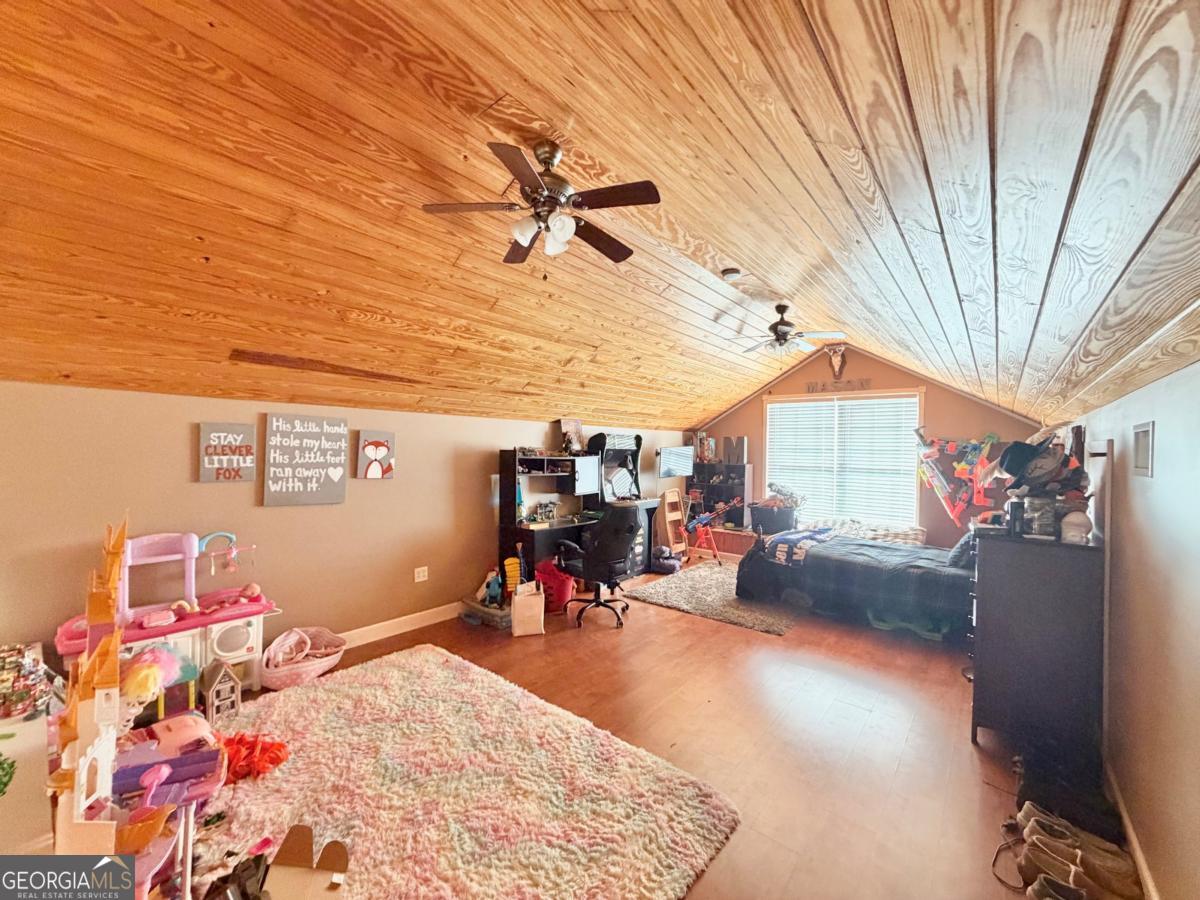 3231 Pear Avenue Patterson, GA 31557 - Photo 21 of 43 a view of a room with gym equipment