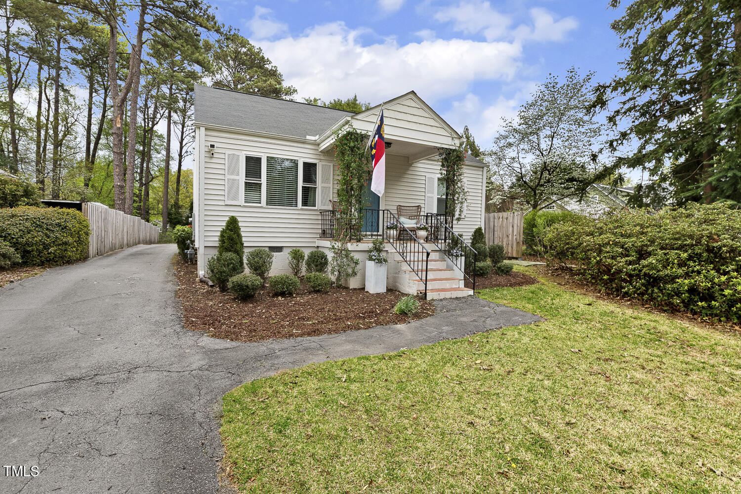 2008 Reaves Drive Raleigh, NC 27608 - Photo 3 of 31 004