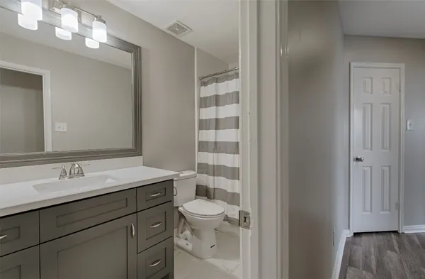 $2,200 | 4230 Mountain Peak Way, Kingwood, TX 77345